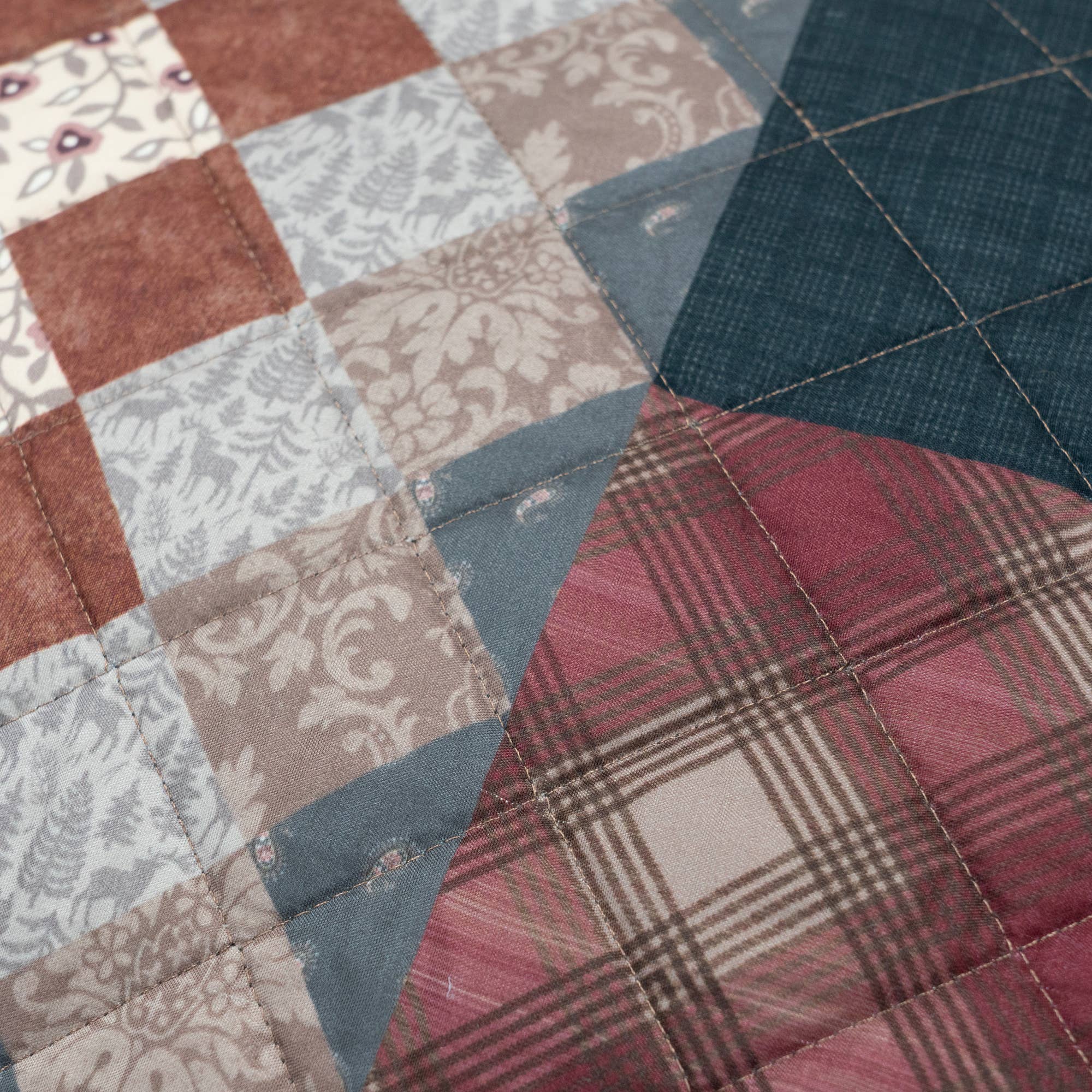 Greenwood Patch Polyester Quilt Collection