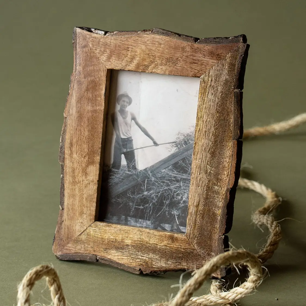 Live Edge Wood Photo Frame, 4x6