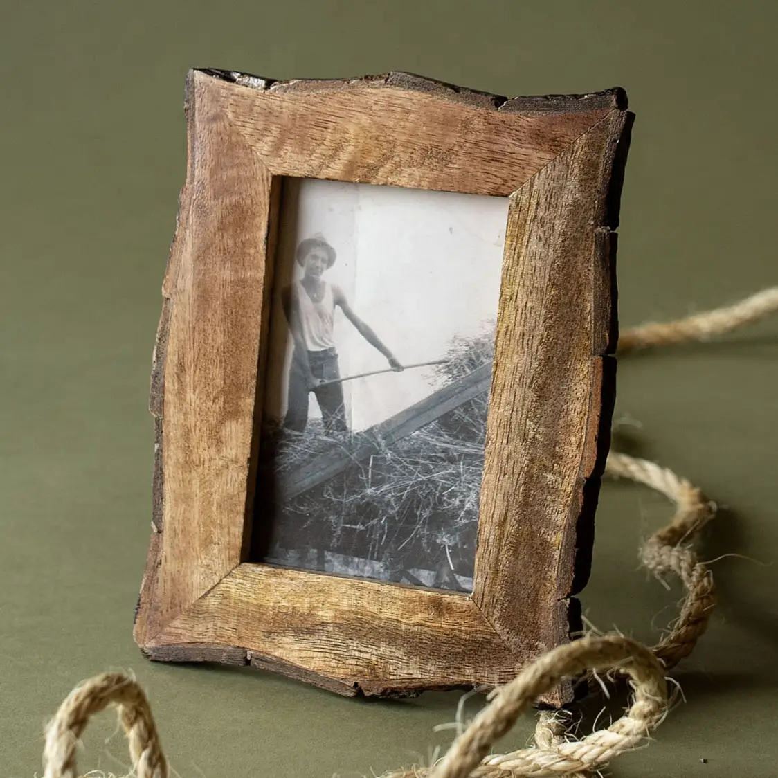 Live Edge Wood Photo Frame, 4x6